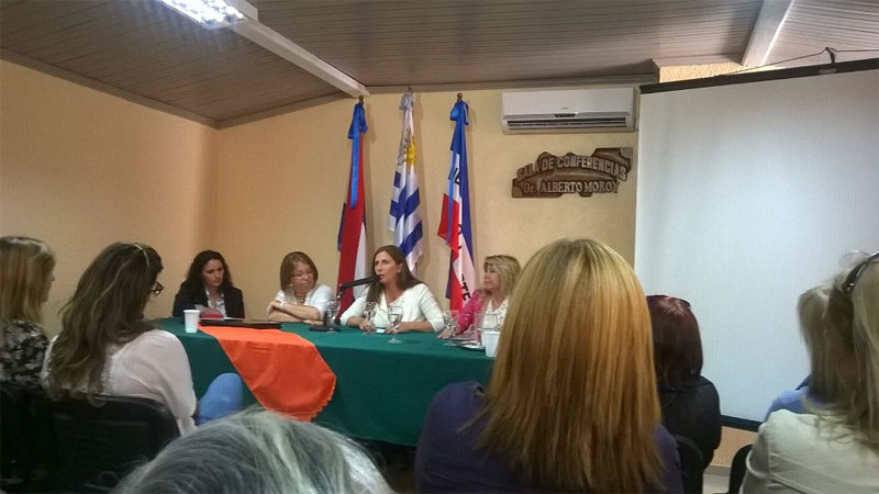 07.11.2015 Homenaje en Tacuarembó a 88 años del voto femenino.