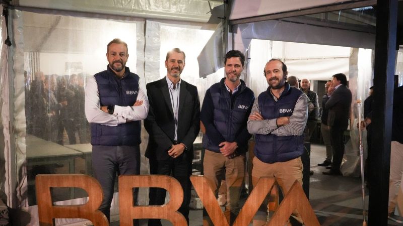 BBVA Uruguay reunió a empresarios y clientes en un cocktail en la Expo Prado