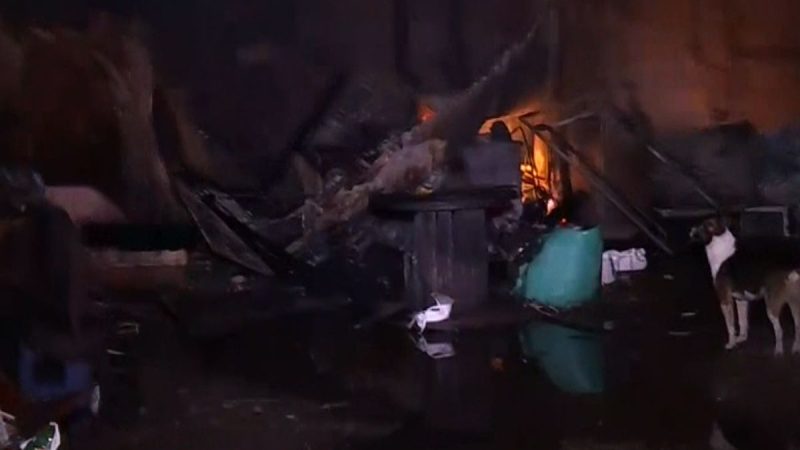 Pérdidas totales en vivienda y parciales en otra tras incendio en asentamiento 24 de Junio