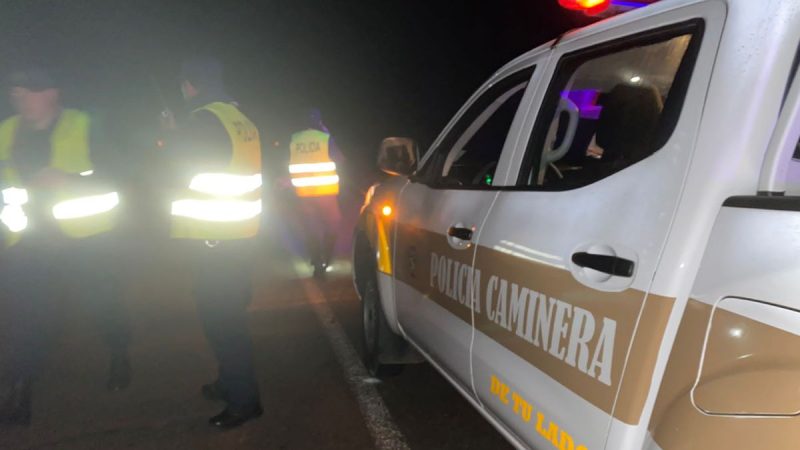 Peatón murió tras ser embestido por una moto en la ruta 101; el conductor fue trasladado con lesiones