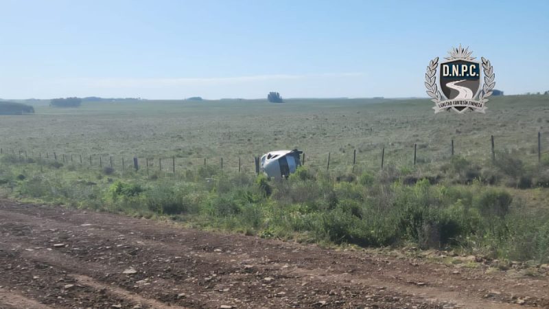 Siniestro fatal: conductor despistó, volcó y salió despedido del vehículo en Tacuarembó