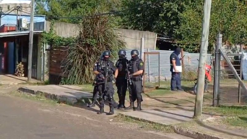Megaoperativo policial en Salto: hay 15 detenidos tras 22 allanamientos antidrogas
