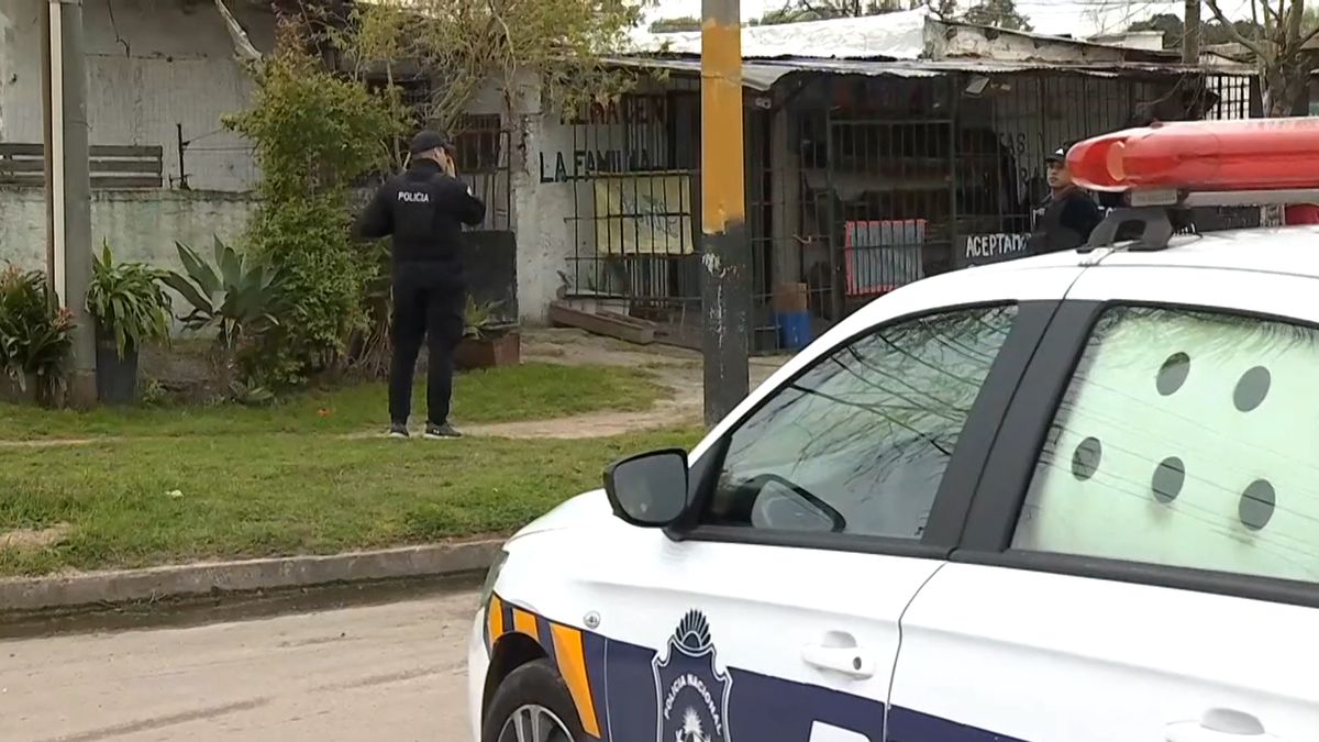 Ataque a balazos en Cruz de Carrasco: la Policía recibió llamadas por disparos y encontró nueve vainas en la zona