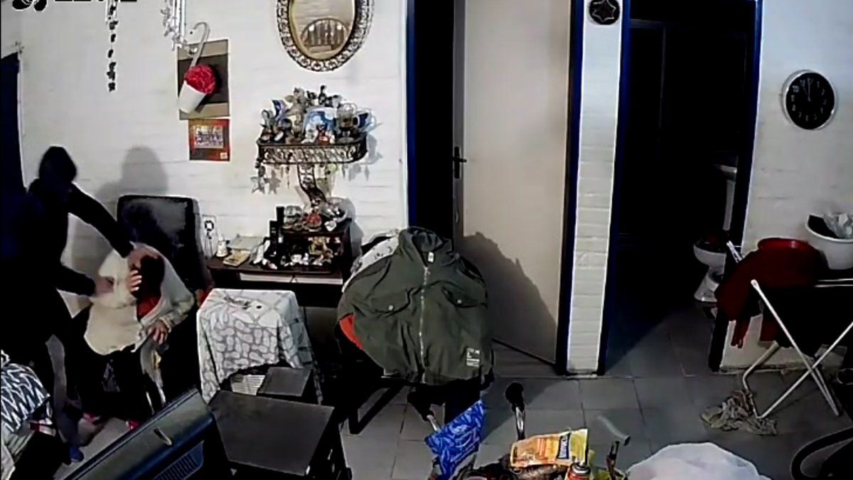 Delincuente ingresó a una vivienda de una anciana y la redujo con violencia; se llevó una garrafa de 13 kilos
