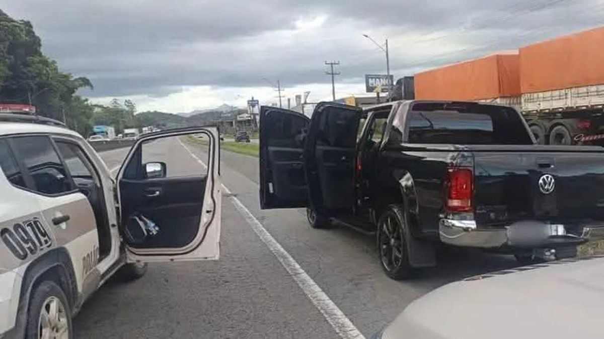 Localizaron camioneta vinculada al doble homicidio ocurrido en Chuy; hay dos detenidos