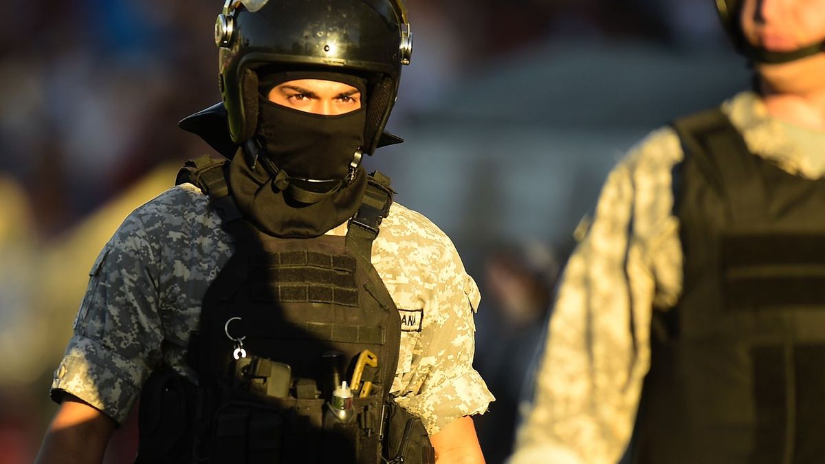 Un policía resultó herido y hay un detenido tras incidentes con hinchas de Nacional en la previa contra Defensor