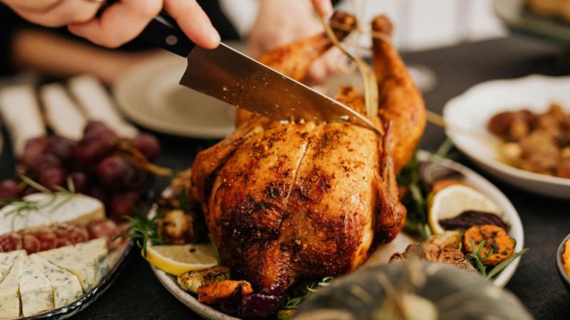 Avícolas afirmaron que está garantizado el abastecimiento de carne aviar para las fiestas y que el precio baja